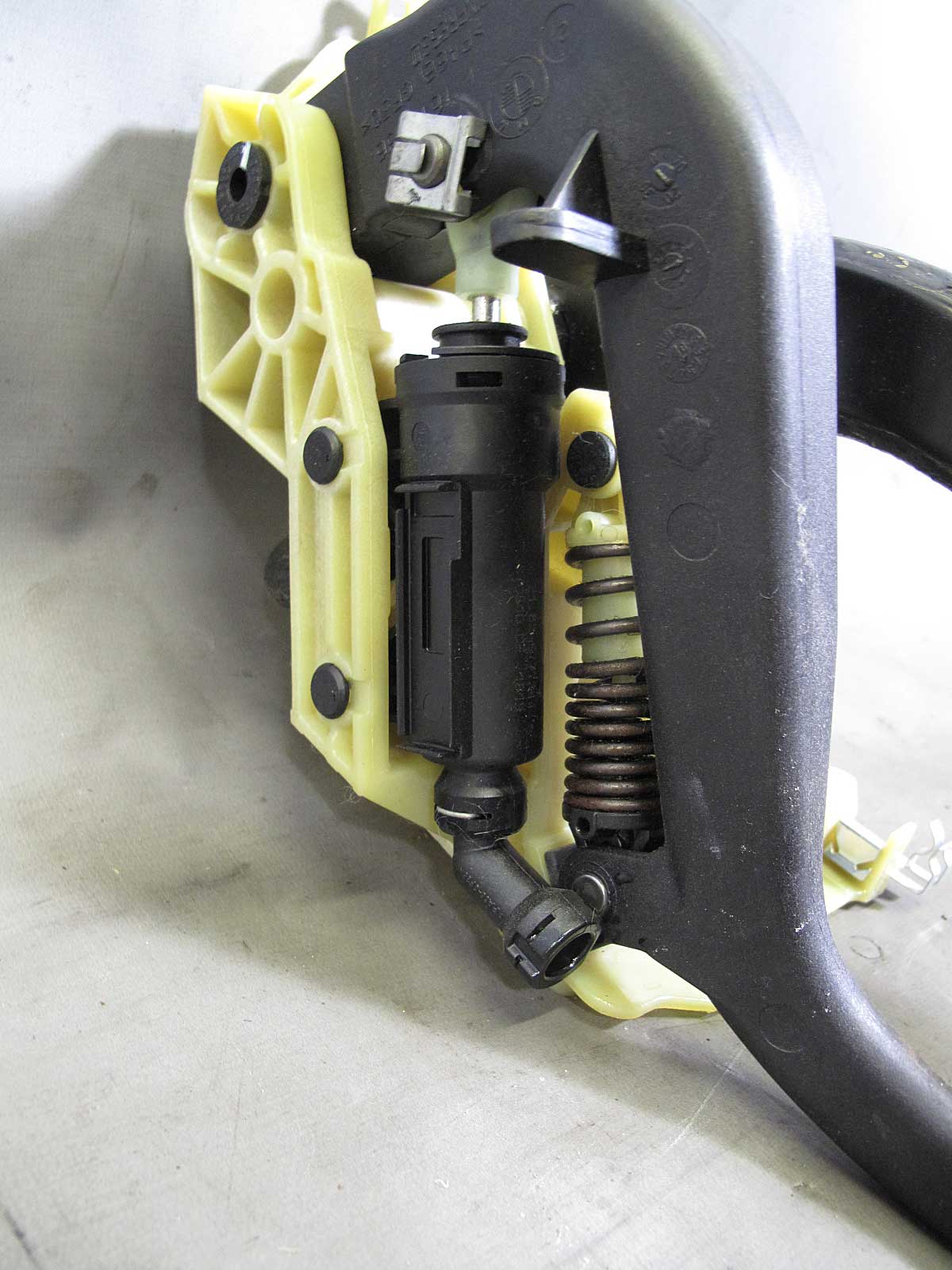 BMW 5-Series E60 6-Series E63 OEM Clutch Pedal Assembly w/ Master Cylinder 04-10