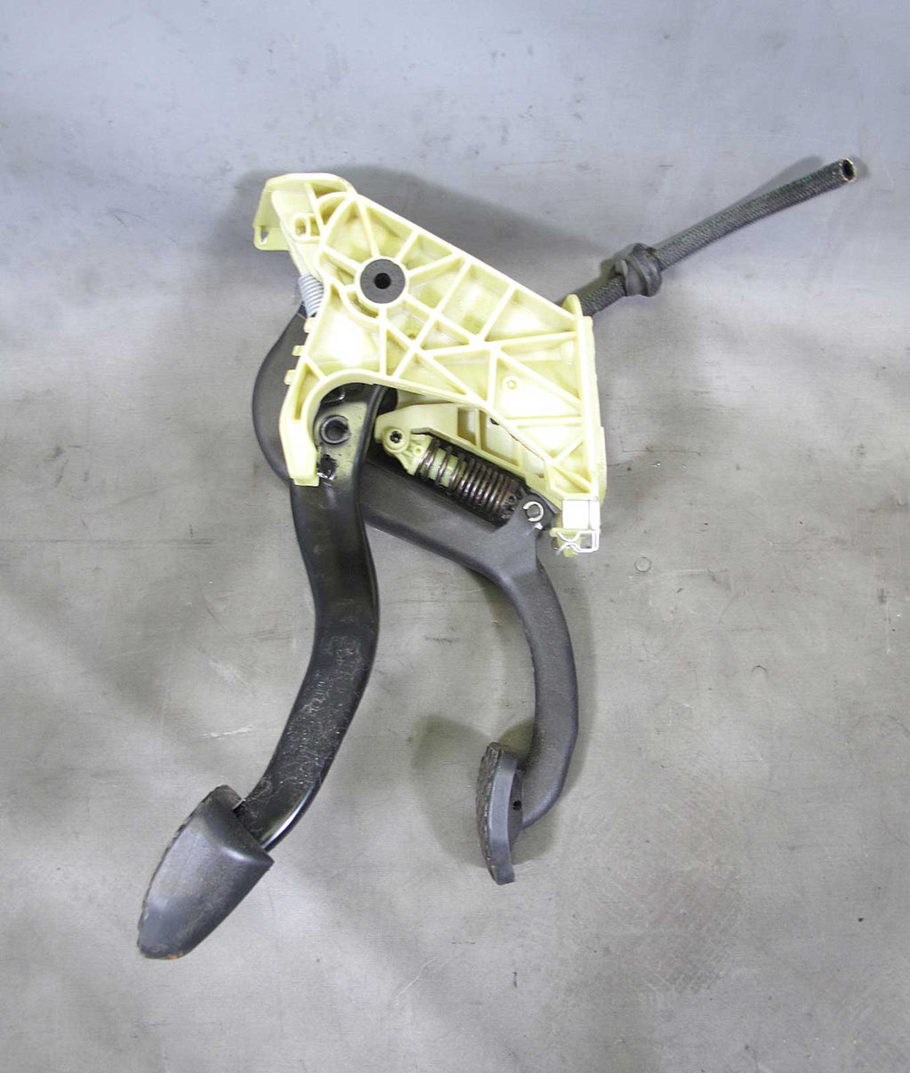 BMW 5-Series E60 6-Series E63 OEM Clutch Pedal Assembly w/ Master Cylinder 04-10