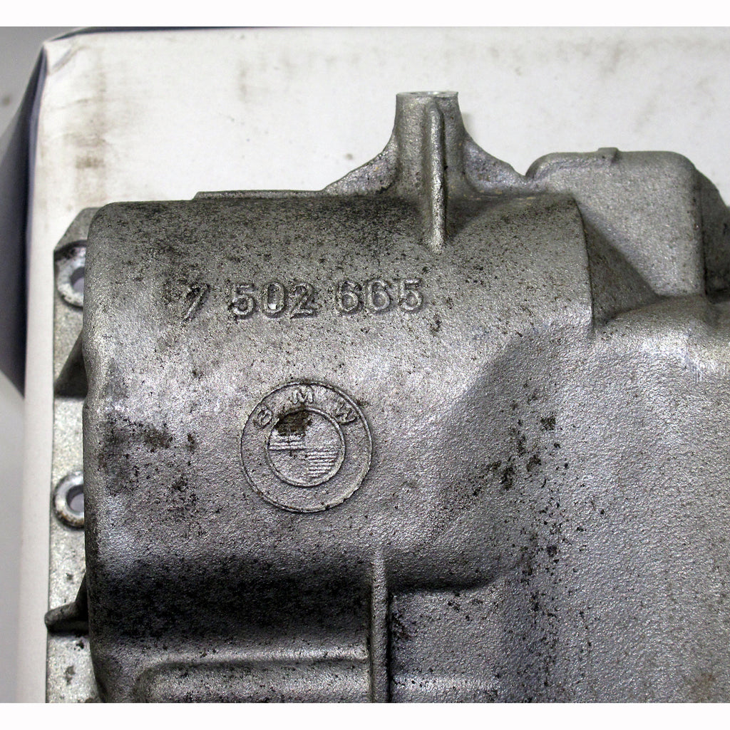 BMW E46 325xi 330xi AWD Early Engine Oil Pan Large Sump OEM 2001 to 09/01