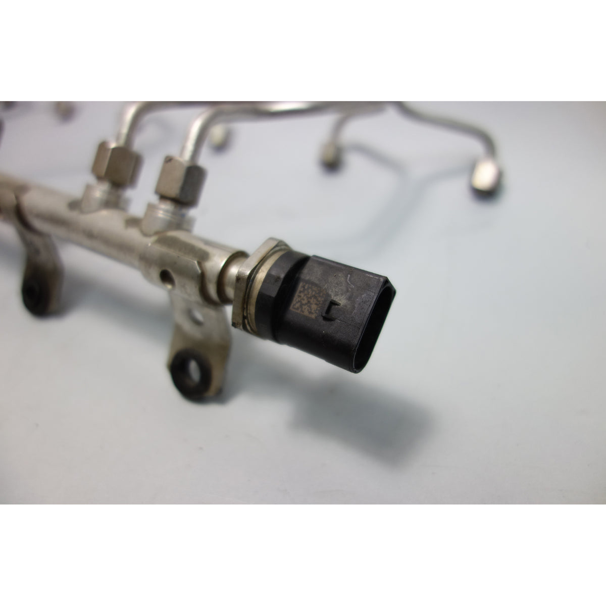 2012-2014 BMW F10 535i E92 335i N55 High Pressure Fuel Rail with Sensor OEM