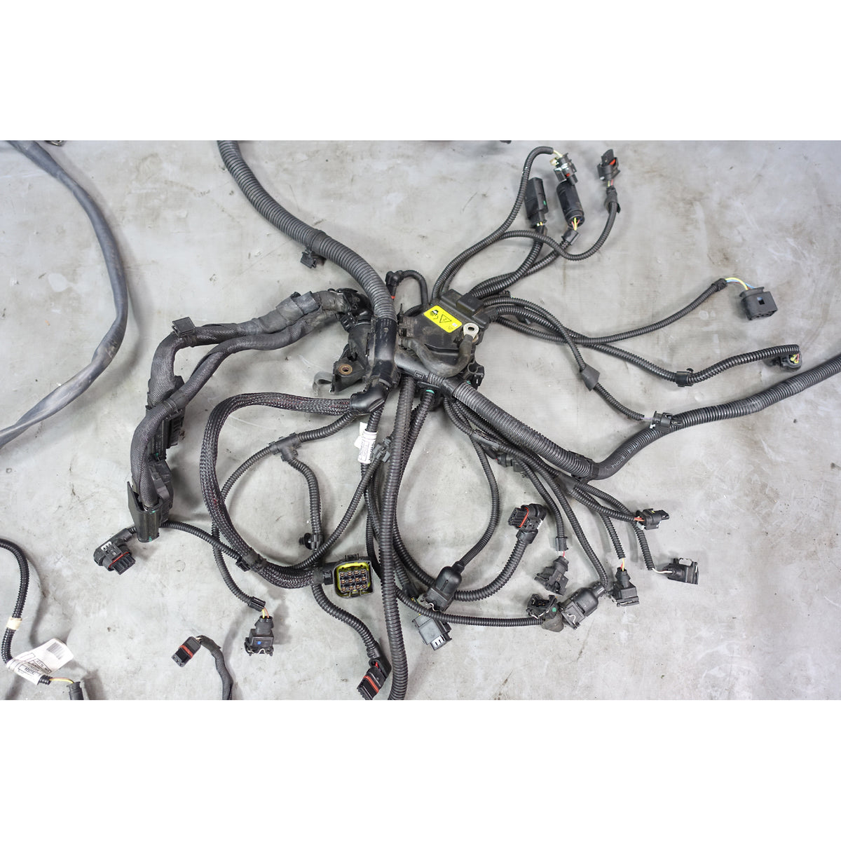 Damaged 2014-2015 BMW F10 550i F06 650i N63N V8 Engine Wiring Harness for Auto