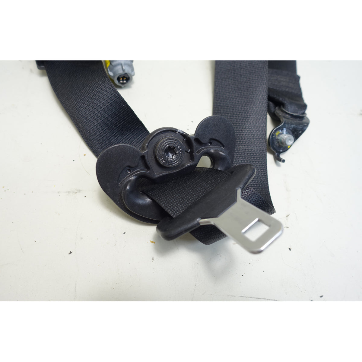 BMW F30 F31 F34 F36 F33 F80 Left Front Driver Seat Belt Strap Black 2012-2019