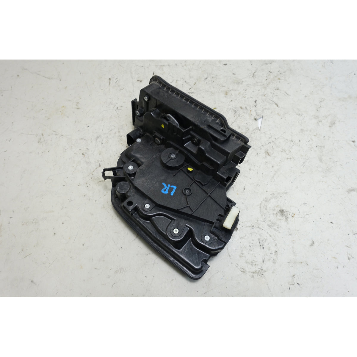 BMW G30 G12 X1 X2 X5 X6 MINI F55 F56 F60 Left Front Door Latch OEM 2014-2023