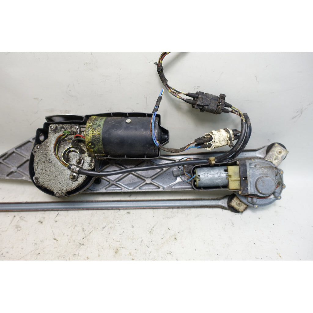 Damaged 1988-1989 BMW E32 7-Series Windshield Wiper Linkage Assembly w Motor OEM