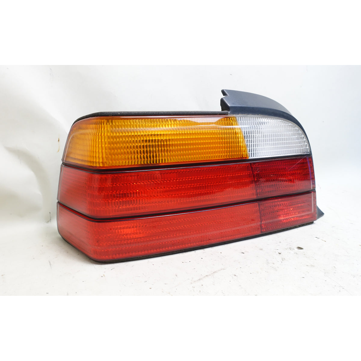 1992-1999 BMW E36 3-Series 2dr Left Rear Driver's Tail Light OEM *Scratches*