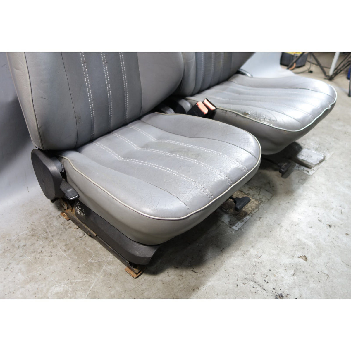 1986-1991 BMW E30 Sedan Basic Front Seat Pair Grey Silver Leather OEM