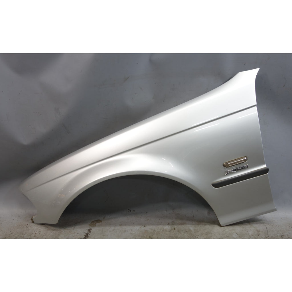 99-01 BMW E46 3-Series 4dr Left Front Fender Quarter Panel Titan Silver OEM
