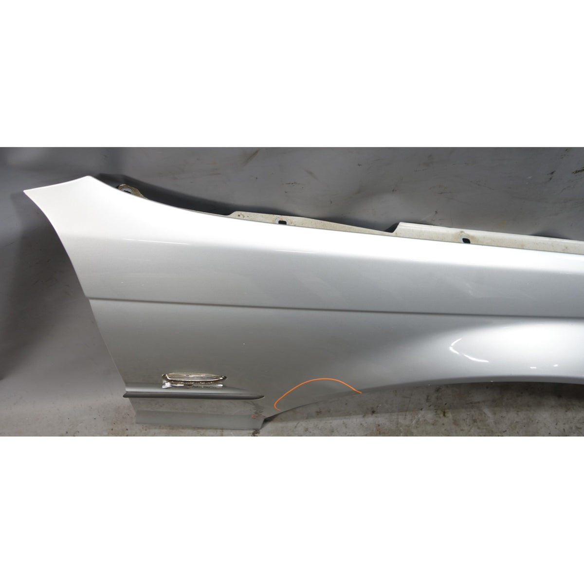Damaged 1999-2001 BMW E46 3-Series 4dr Right Front Fender Panel Titan Silver OEM
