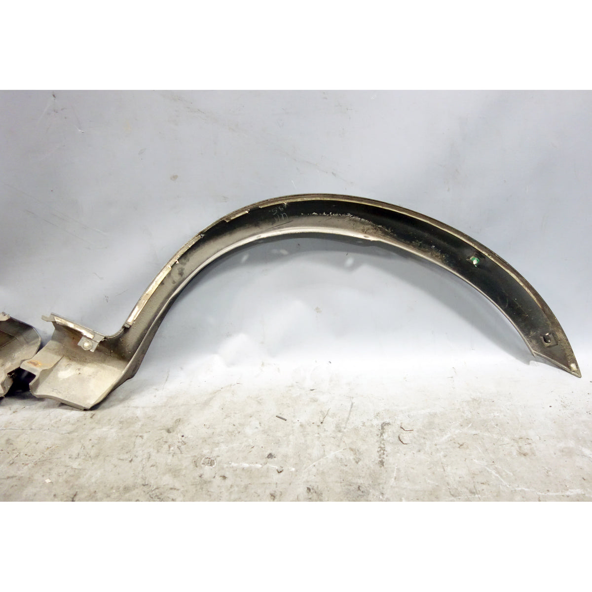 88-91 BMW E30 325ix Wide Wheel Arch Fender Flare Rear Trim Pair Black OEM