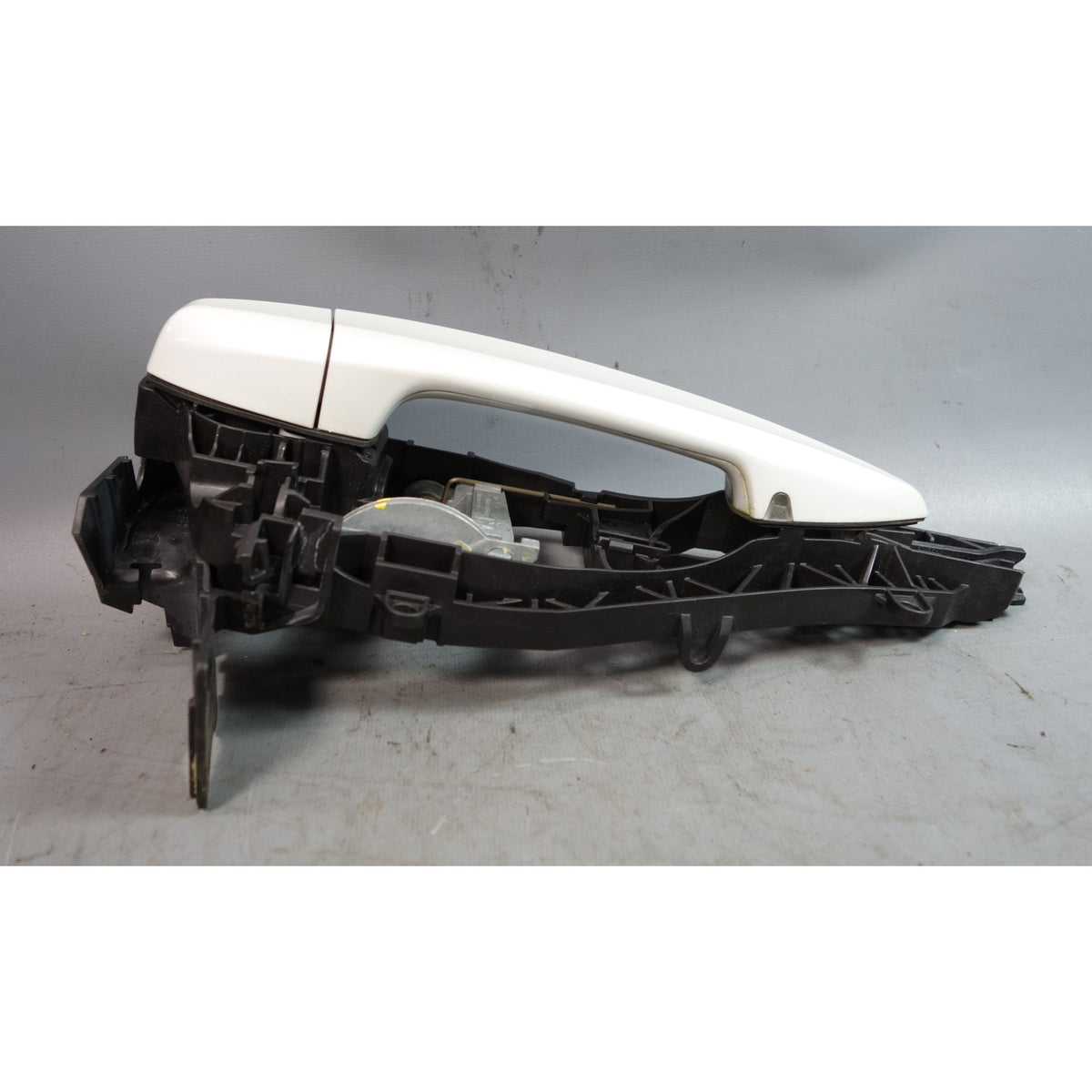 14-19 BMW F15 X5 X6 Right Door Handle w/ Comfort Access Mineral White OEM TESTED