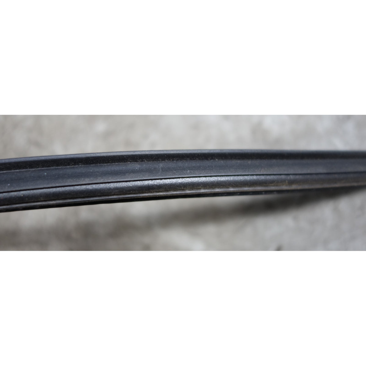 1995-1999 BMW E36 318ti Compact Rear Vent Window Weatherstripping Seal Pair OEM