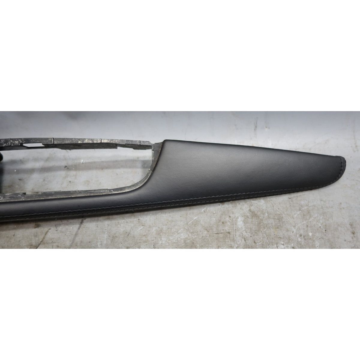 08-13 BMW E92 E93 M3 Left Drivers Door Panel Armrest Black Leather OEM *Damage*
