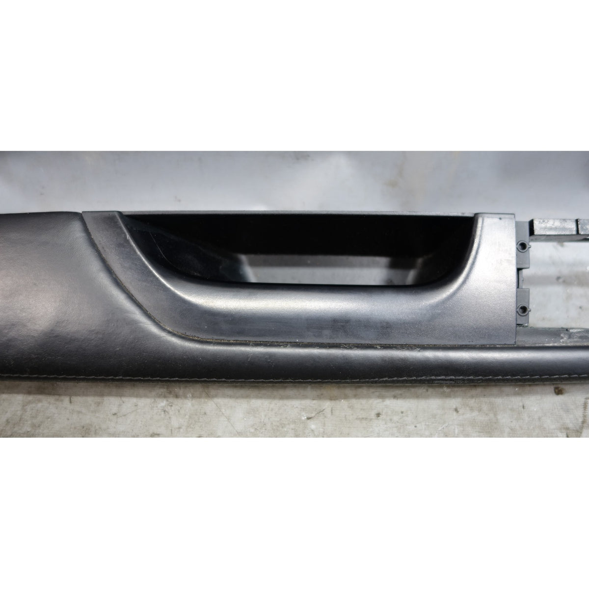 08-13 BMW E92 E93 M3 Left Drivers Door Panel Armrest Black Leather OEM *Damage*