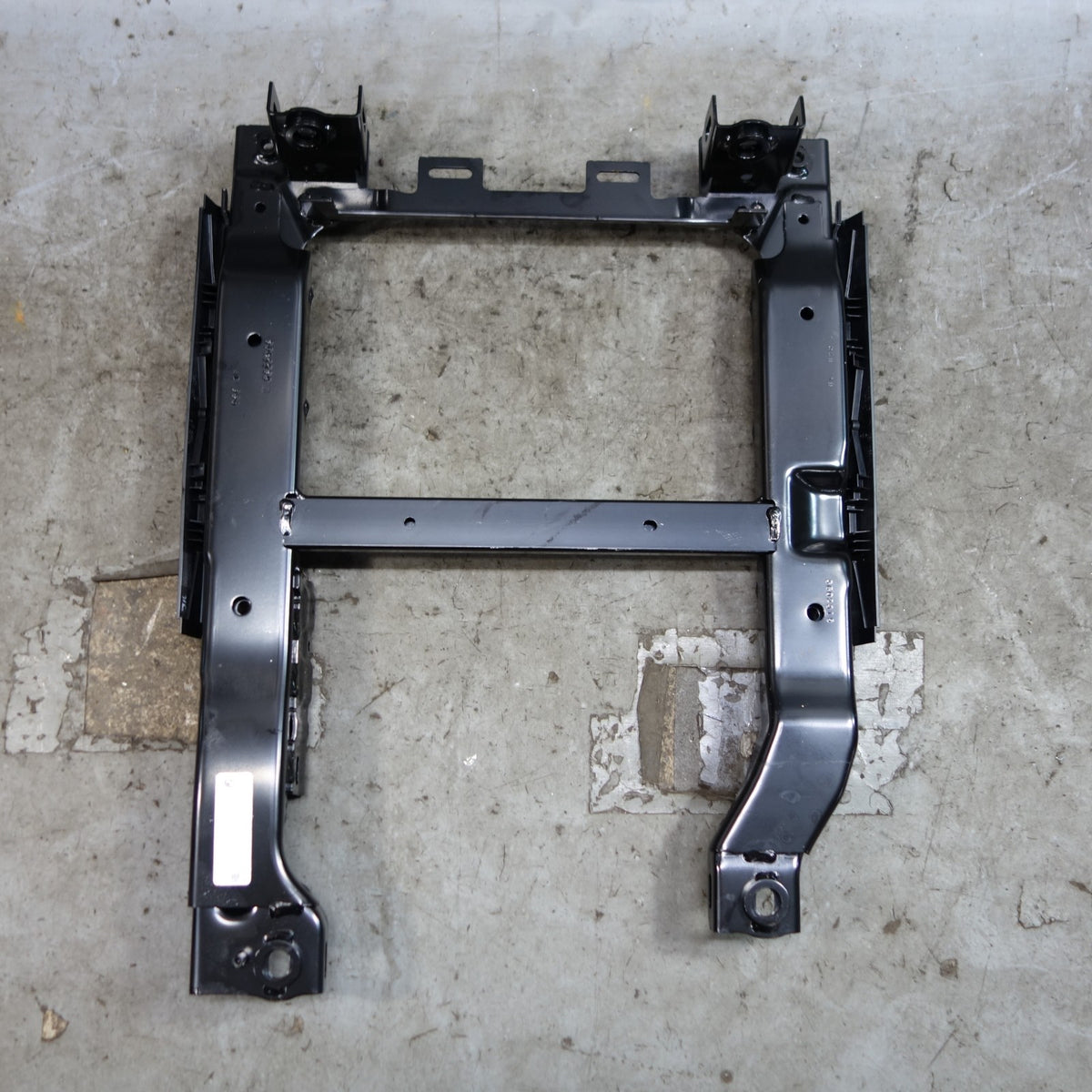BMW X7 Left Rear Seat Bracket Lower Frame 2nd Row 6-Seater OEM 2019-2025 G07