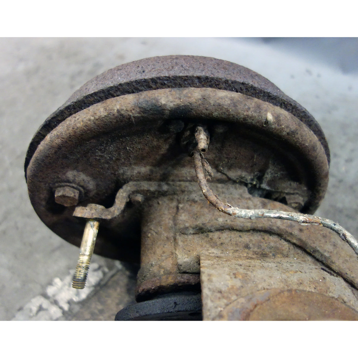 1967-1976 BMW 114 1602 2002 Left Rear Trailing Control Arm Wheel Hub OEM *Note*