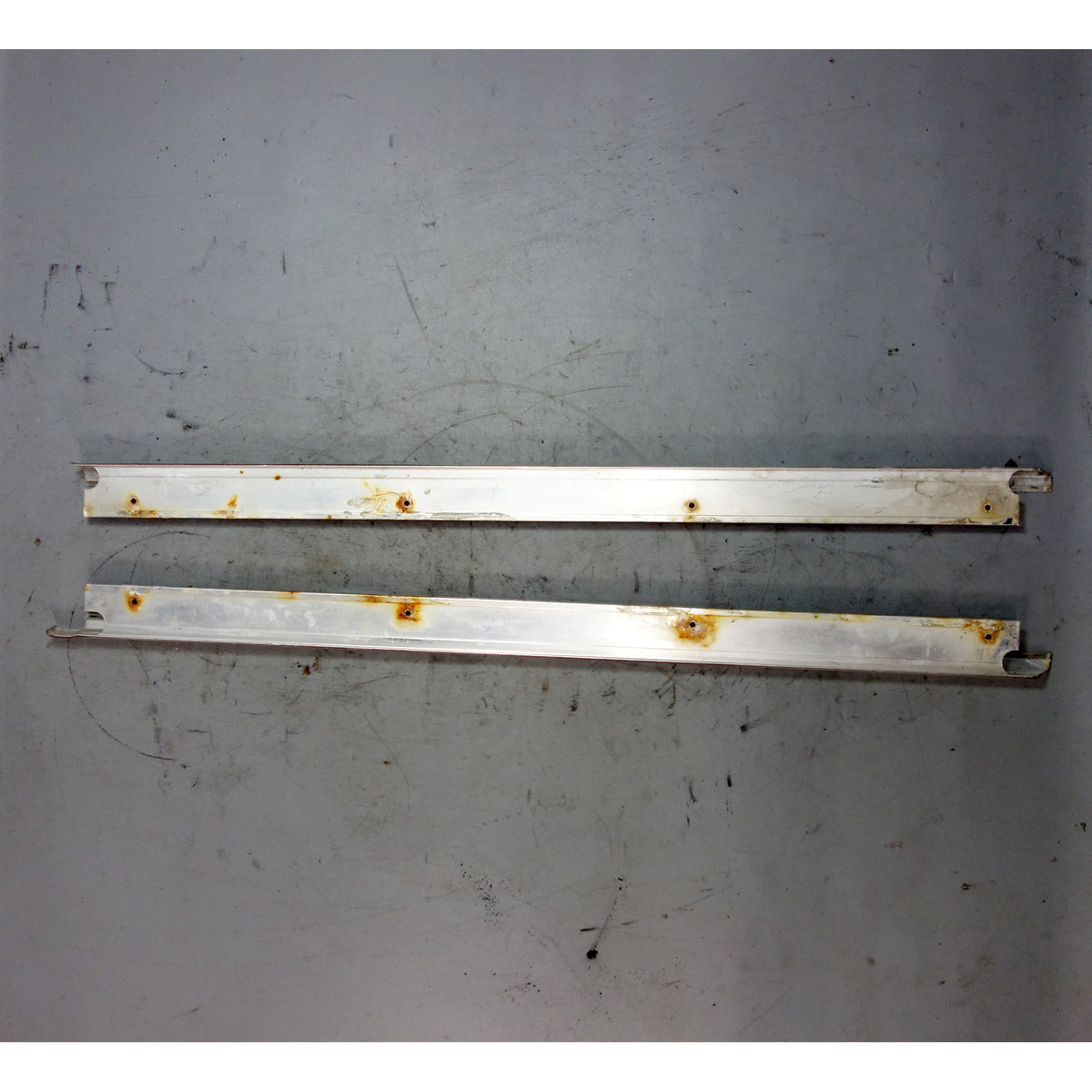 Damaged 1967-1976 BMW 114 E10 2002 B-Pillar Exterior Trim Set Chrome Left Right