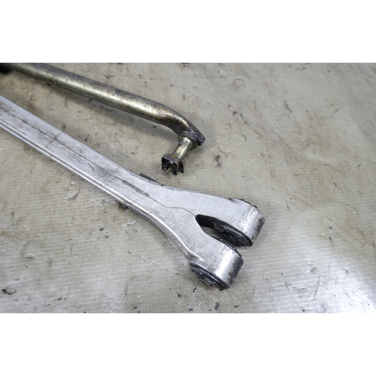 BMW E39 540i M5 6-Speed Manual Shifter Linkage Lever OEM 1997-2003