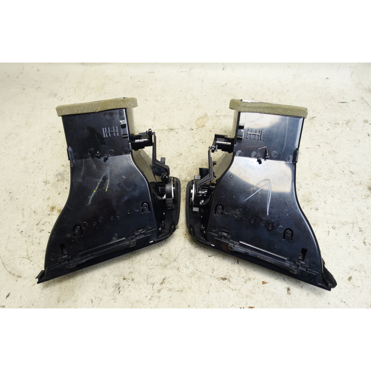 2014-2019 BMW F15 X5 F16 X6 Front Dashboard Side Air Vent Pair Left Right OEM