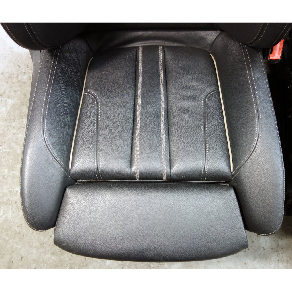 Damaged 17-23 BMW G30 5-Series Front Sport Seat Pair Black Leather Exclusive OEM