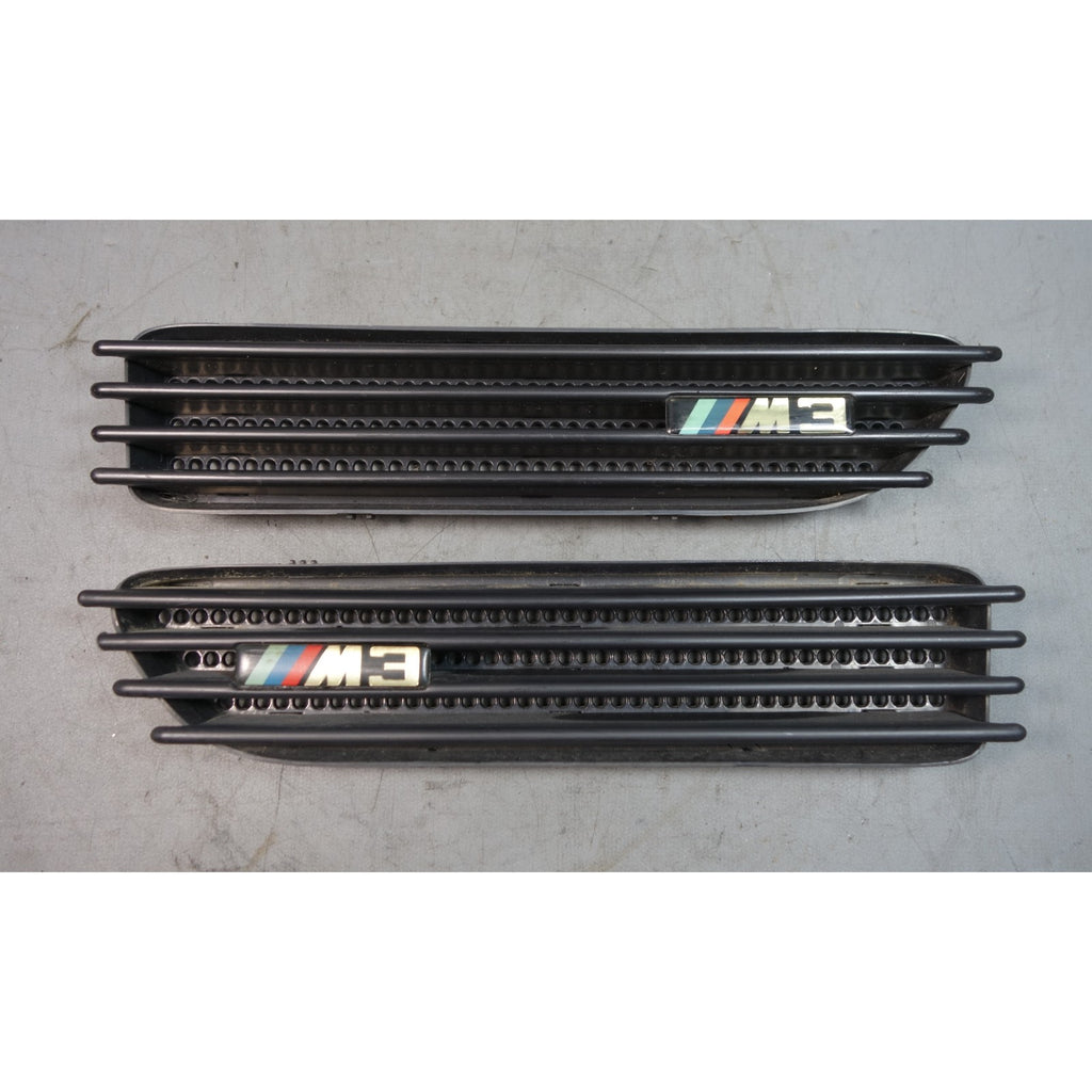 2001-2006 BMW E46 ///M M3 Front Side Fender Cowl Grille Vent Pair Black *Note*