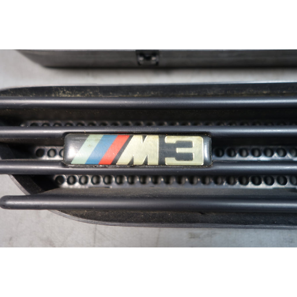 2001-2006 BMW E46 ///M M3 Front Side Fender Cowl Grille Vent Pair Black *Note*