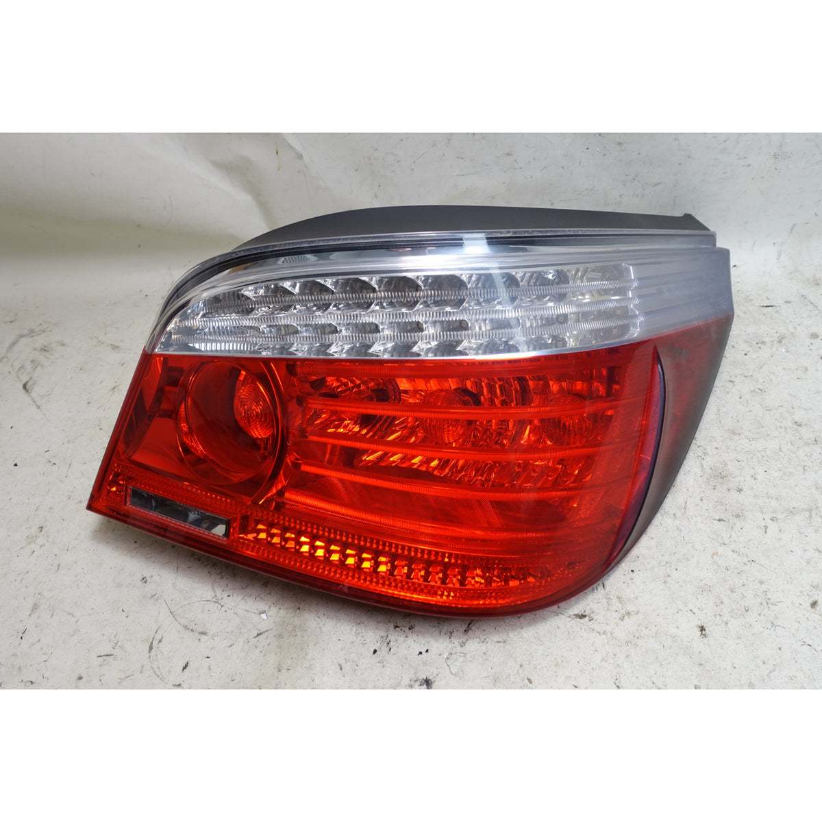 BMW E60 5-Series LCI Sedan Right Rear Tail Light Lamp LED White 2008-2010 *Note*