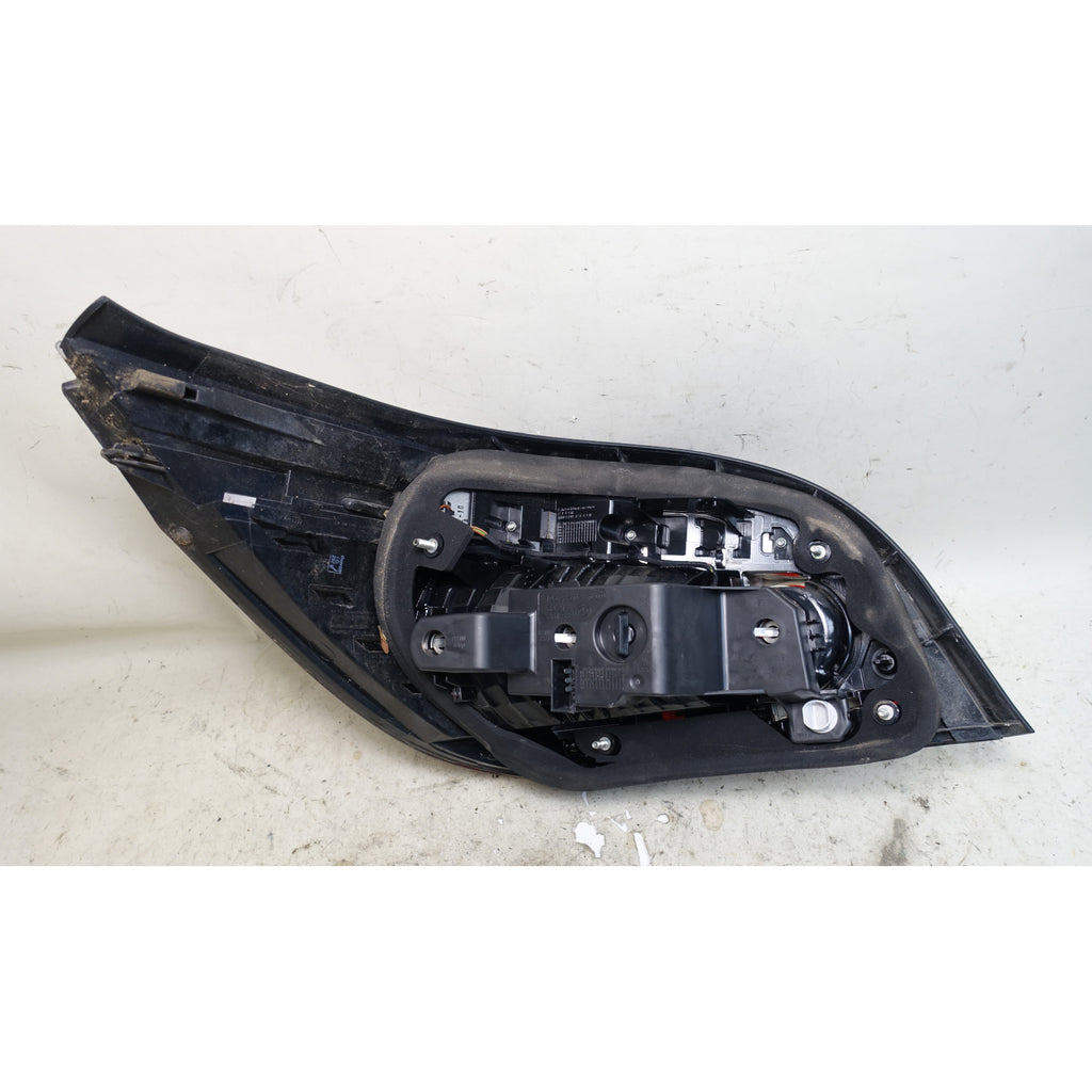 BMW E60 5-Series LCI Sedan Right Rear Tail Light Lamp LED White 2008-2010 *Note*