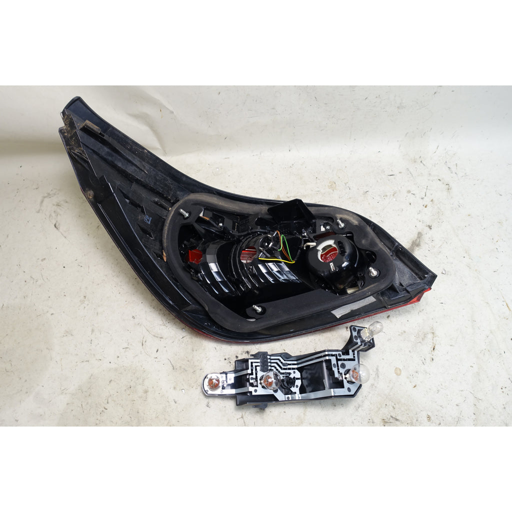 BMW E60 5-Series LCI Sedan Right Rear Tail Light Lamp LED White 2008-2010 *Note*