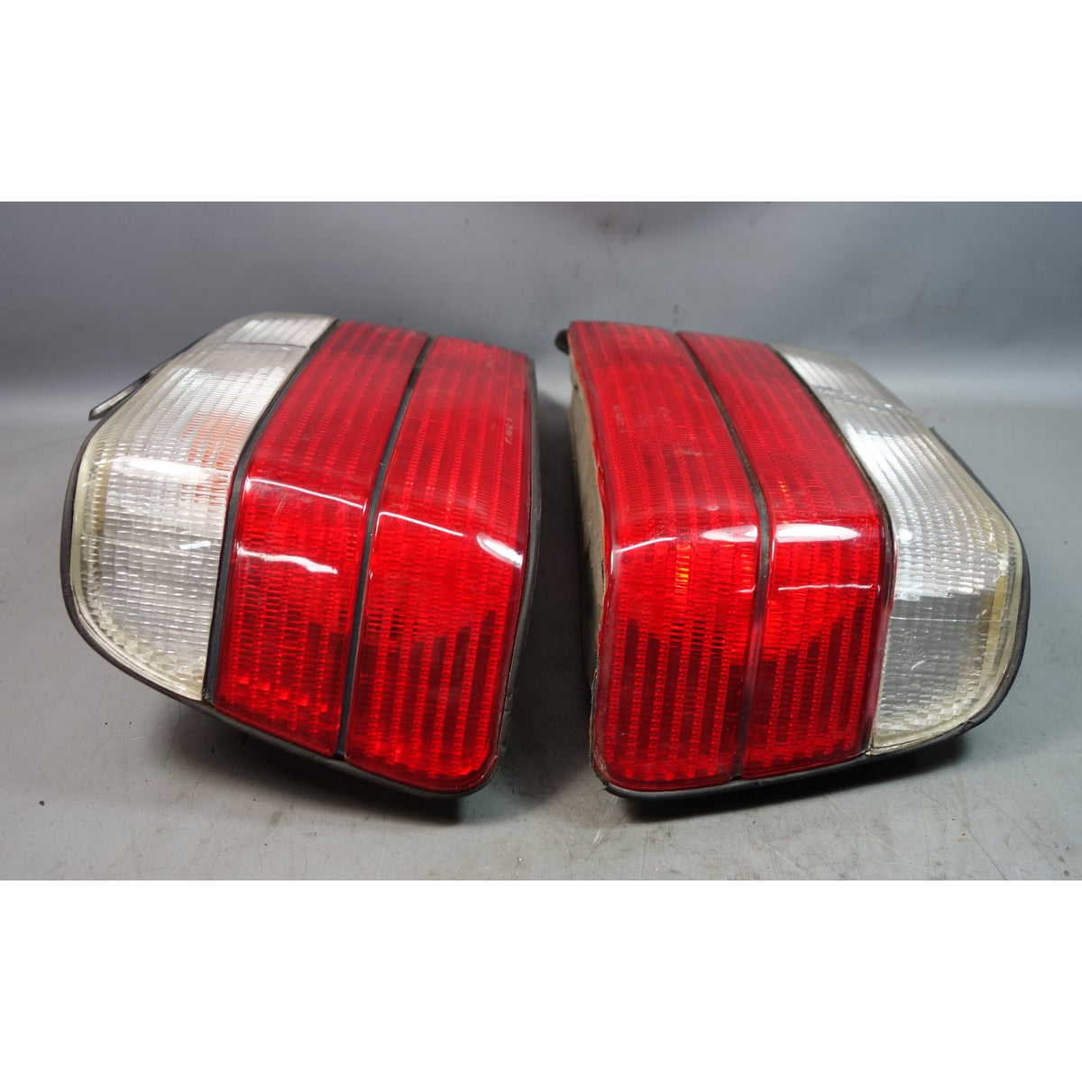 92-99 BMW E36 3-Series Sedan Rear Tail Light Pair Clear Aftermarket 325i 328i M3