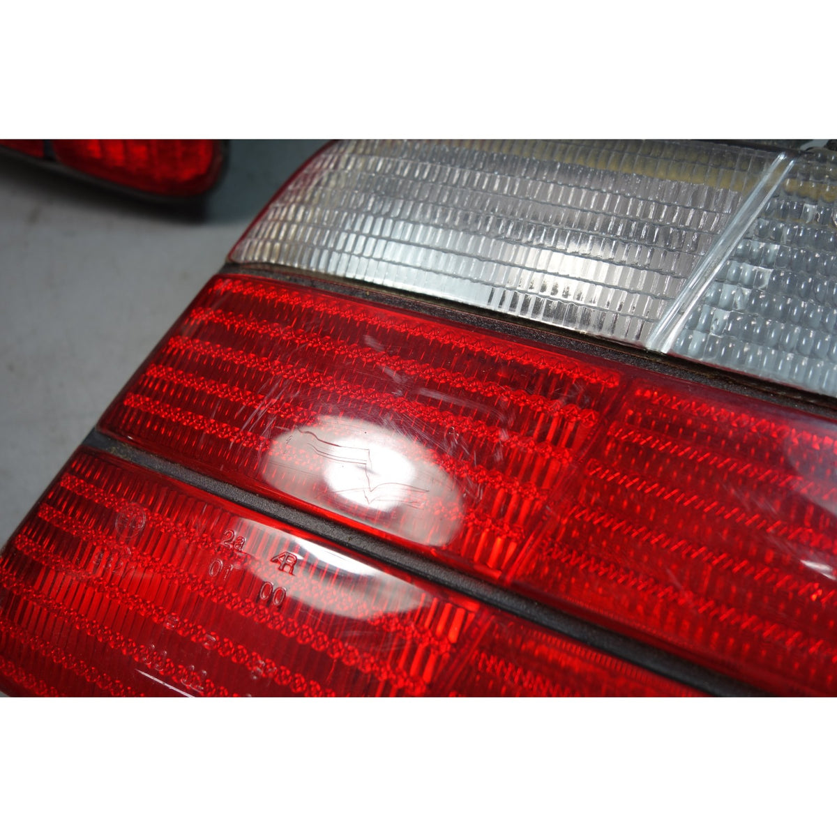 92-99 BMW E36 3-Series Sedan Rear Tail Light Pair Clear Aftermarket 325i 328i M3