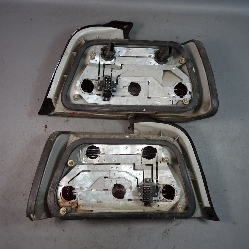 92-99 BMW E36 3-Series Sedan Rear Tail Light Pair Clear Aftermarket 325i 328i M3