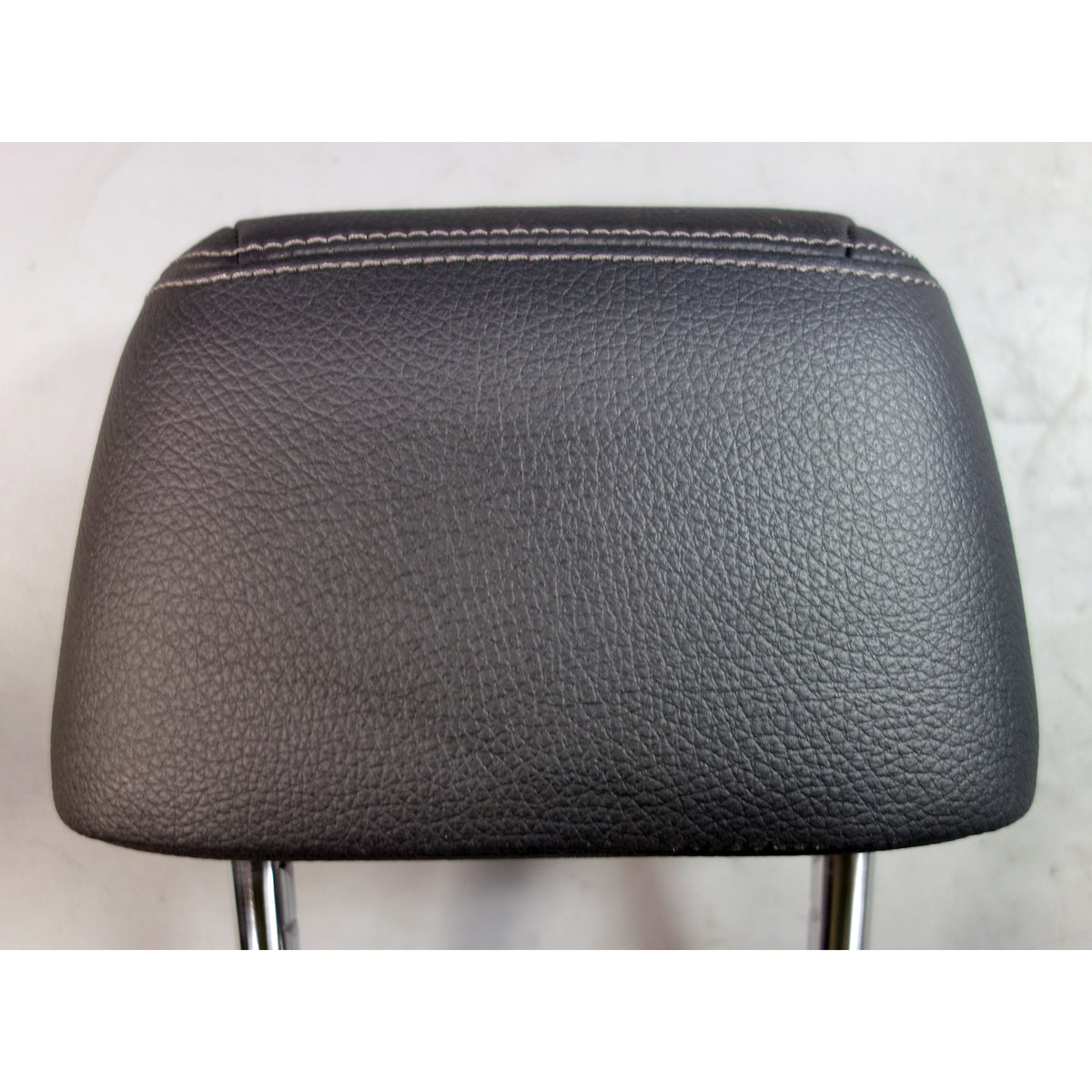 2017-2020 BMW 5-Series G30 OEM Rear Headrest Set Black Dakota Leather 530i 540i