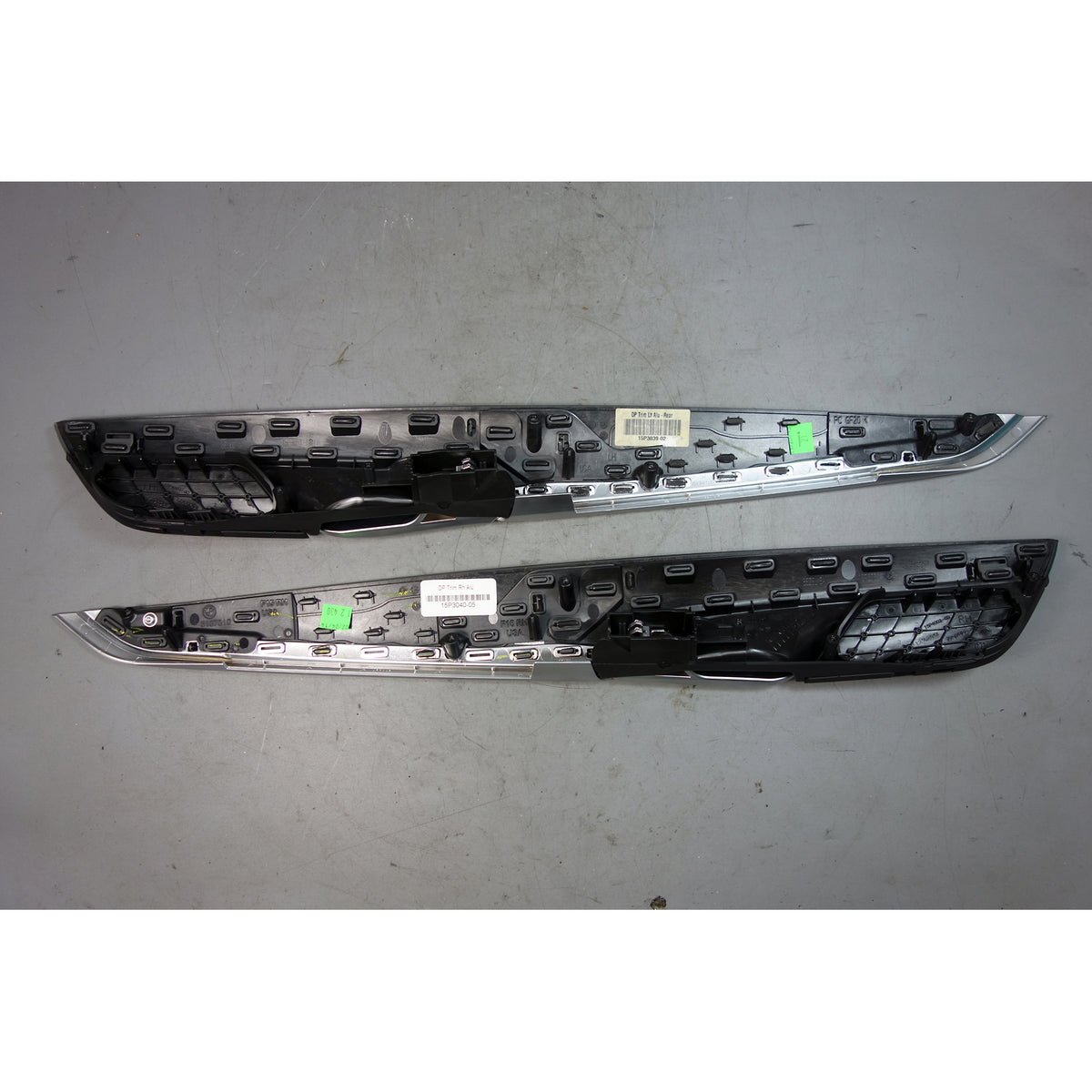 14-19 BMW F15 X5 Rear Door Panel Aluminum Finish Ground Trim W/ Door Handle OEM