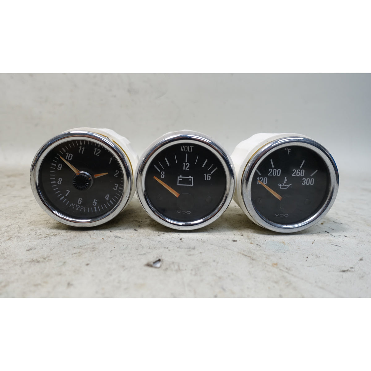 BMW Z3 M Roadster Coupe Center Console Gauge Set Clock Voltage Oil OEM 1998-2000