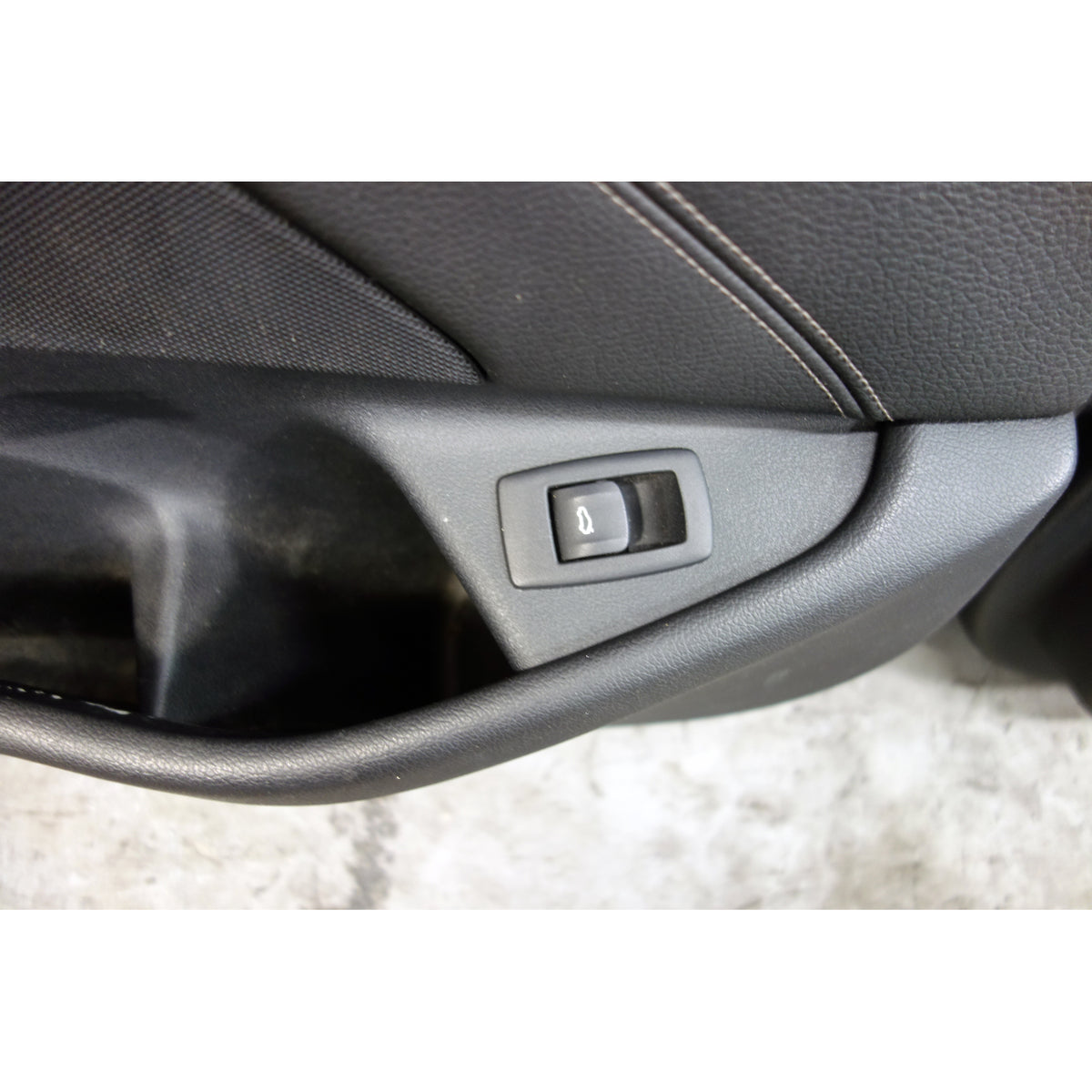 2017-2020 BMW 5-Series G30 OEM Front Door Panel Pair LH RH Black Dakota Leather