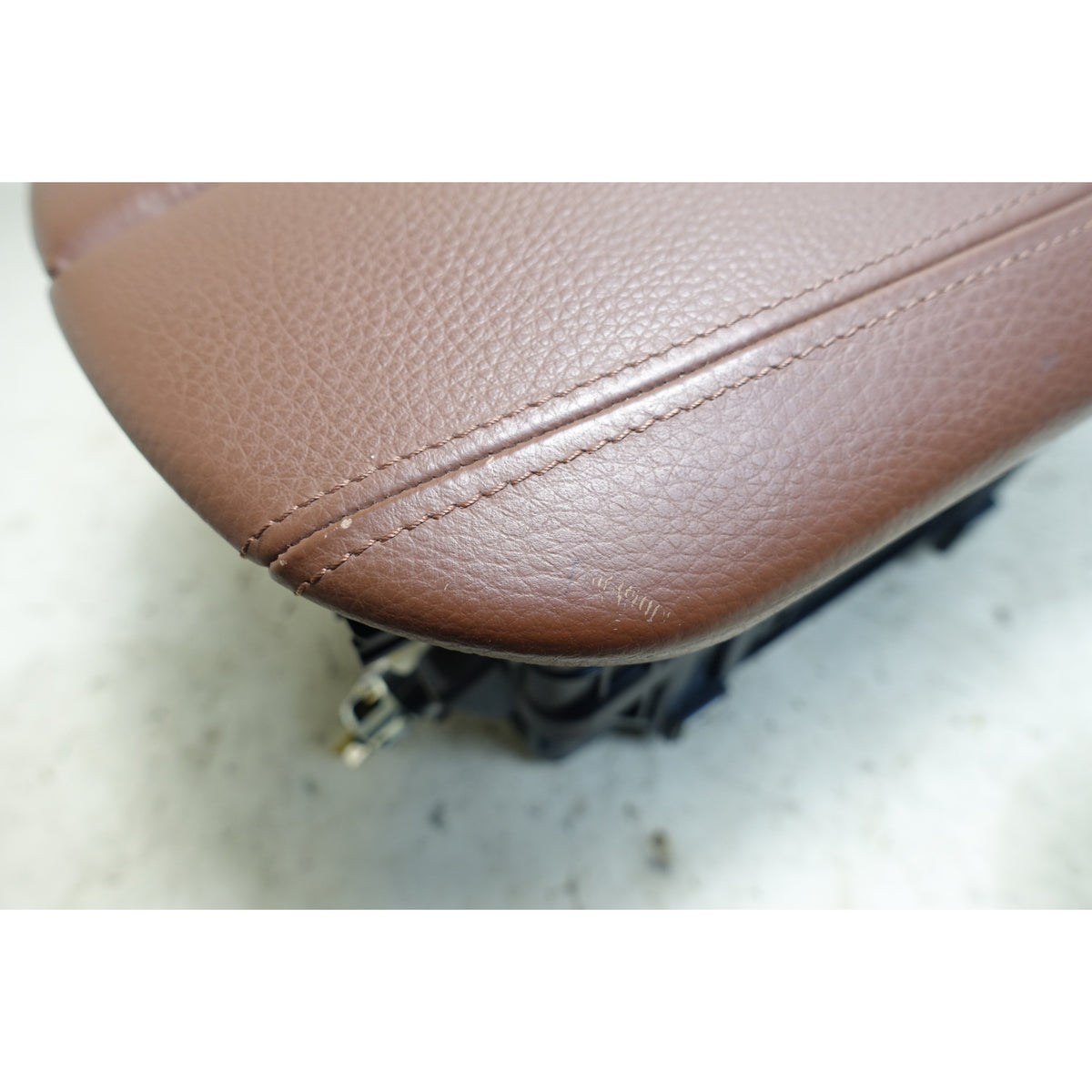 BMW F15 X5 F16 X6 Front Center Console Armrest Terra Brown Leather OEM 2014-2016