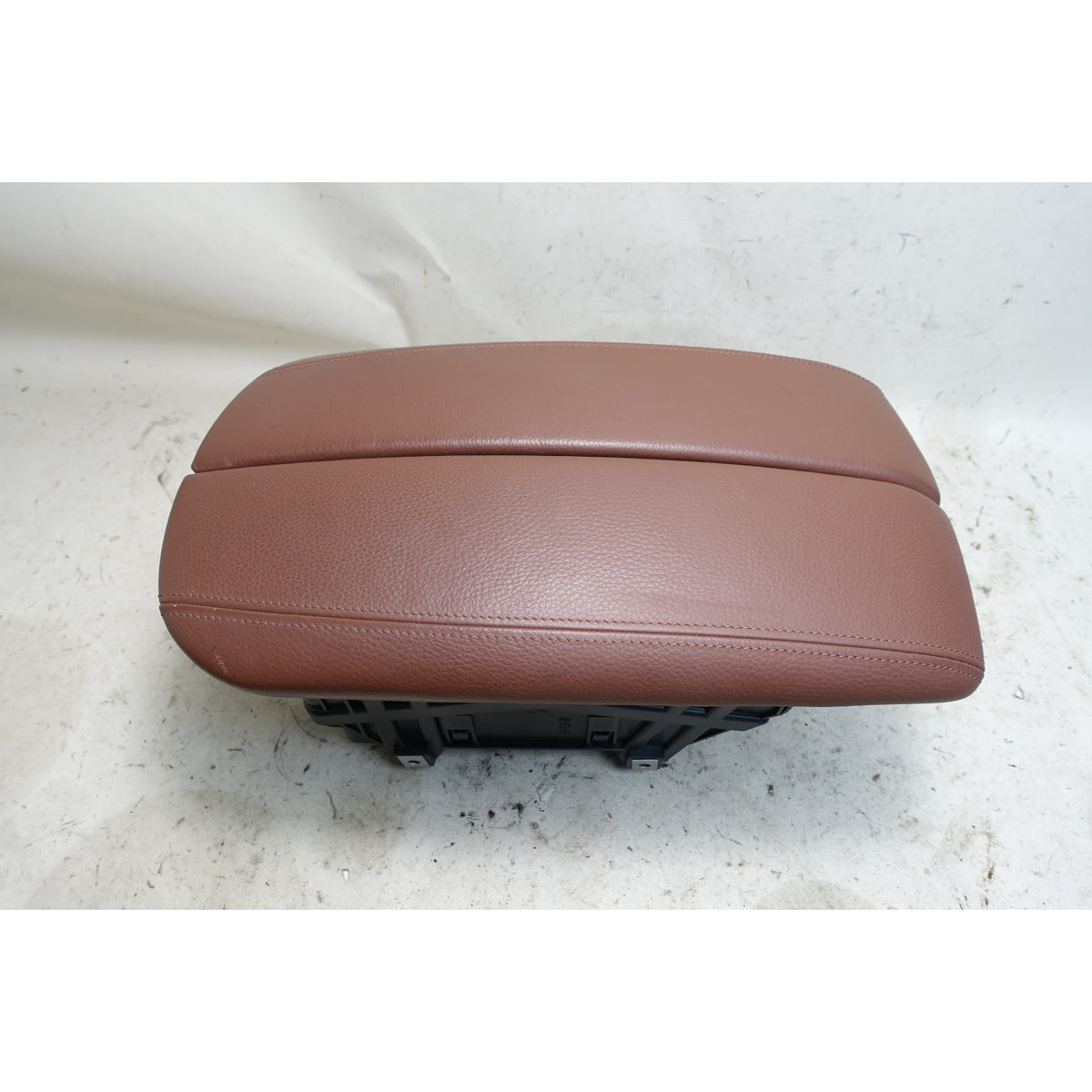 BMW F15 X5 F16 X6 Front Center Console Armrest Terra Brown Leather OEM 2014-2016