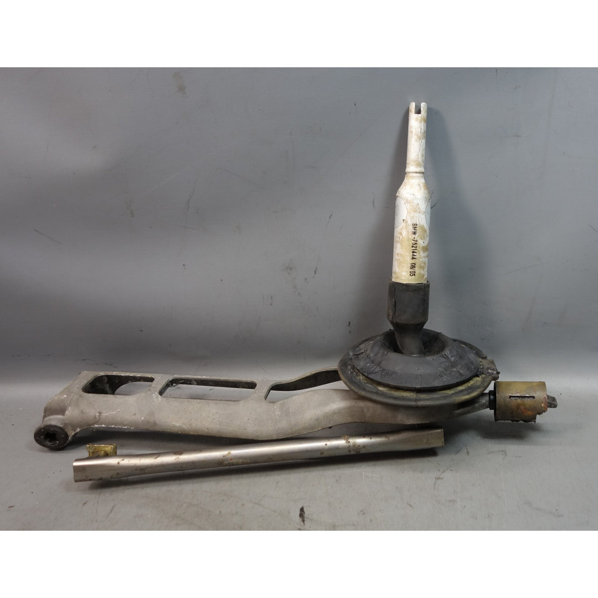 BMW E60 525i 530i Shifter Assembly for Manual Transmission OEM M54 N52 6-Cyl RWD
