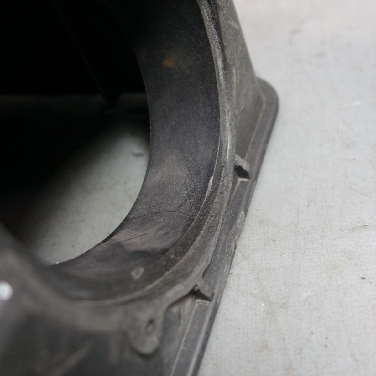 BMW E60 550i E63 E64 650i Dinan Air Intake Filter Housing Lid *Damaged*